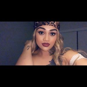 Meet your Posher, Kayla